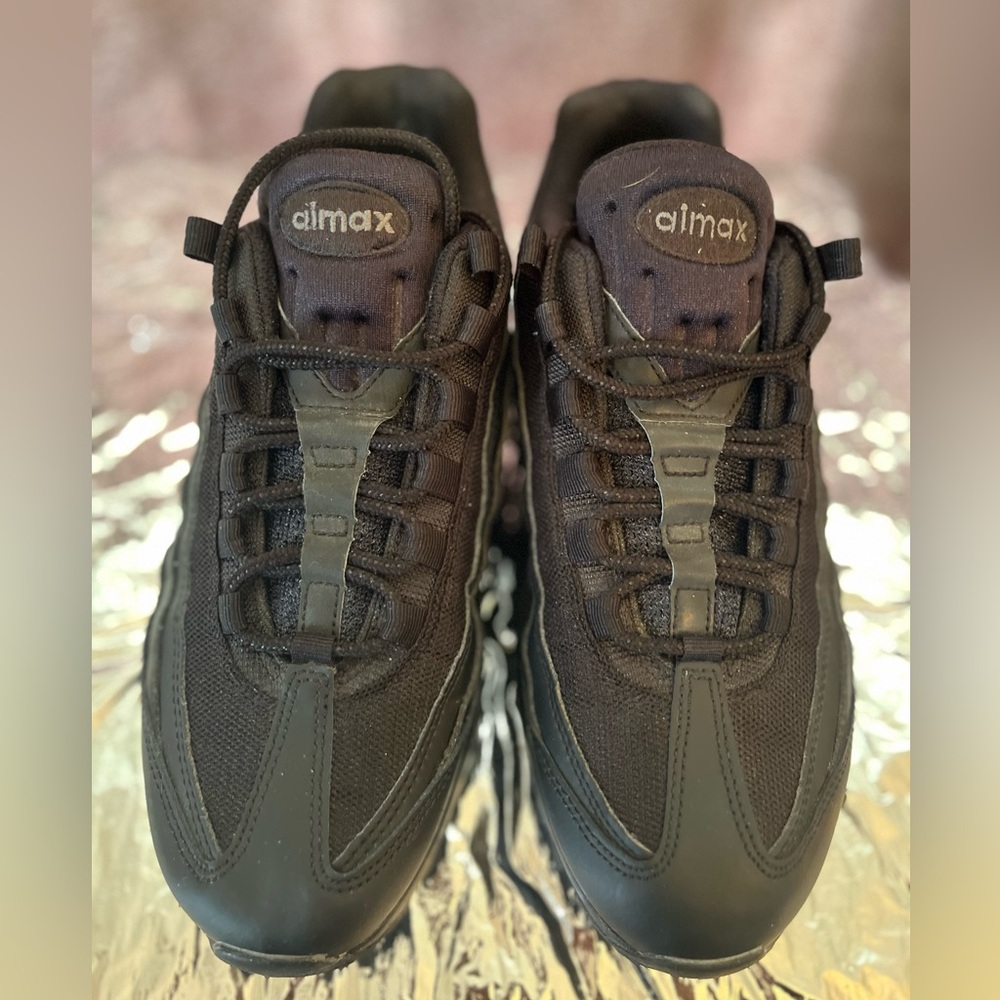 Pre loved Nike Air Max 95 Essential Men’s Black Sneaker Size 7